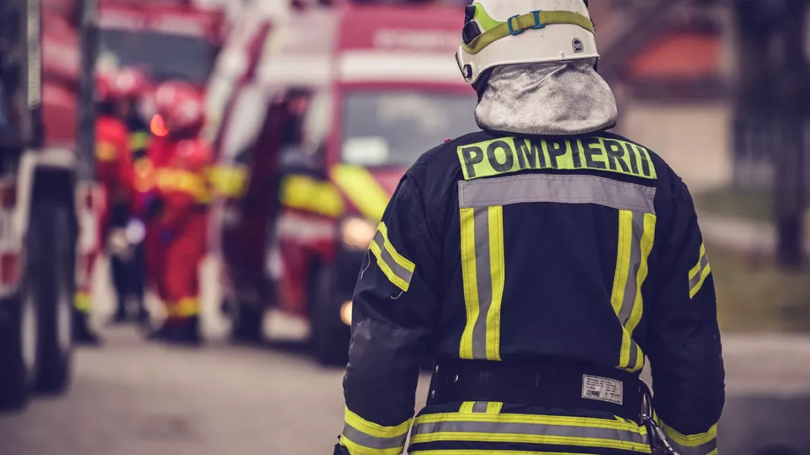 Incendiu de vegetație la Probota. Pompierii luptă cu flăcările – UPDATE