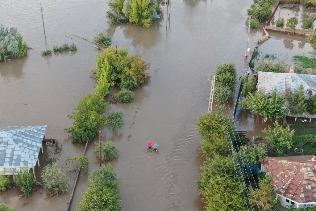 Alertă de inundații pe mai multe râuri din Moldova! Anunțul meteorologilor