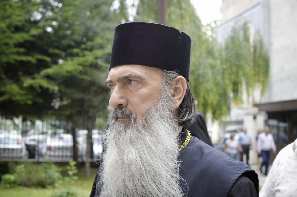 ÎPS Teodosie consideră un păcat nunțile oficiate sâmbăta: „Cei care fac rămân mereu sub un blestem”