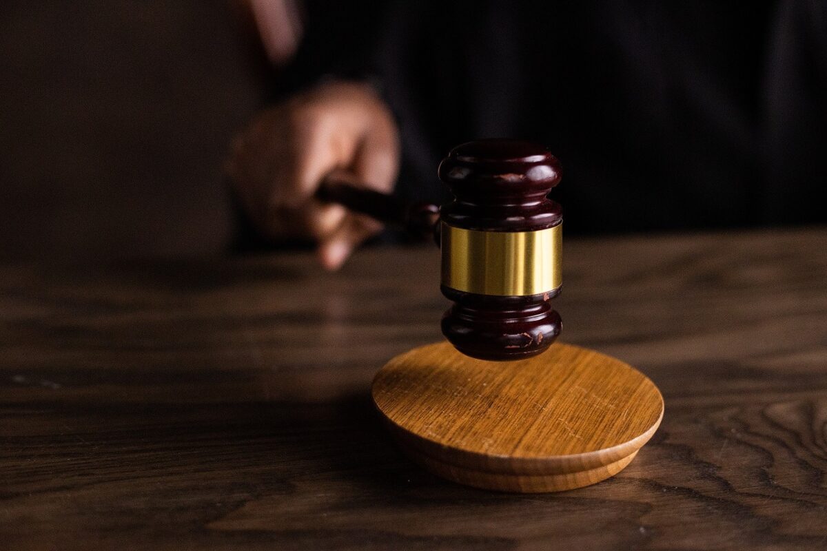 Secţia pentru judecători a CSM, în motivarea deciziei de încetare a înrolării calculatoarelor în domeniul just.ro: „Permite controlul, manipularea sau accesarea neautorizată a informaţiilor”