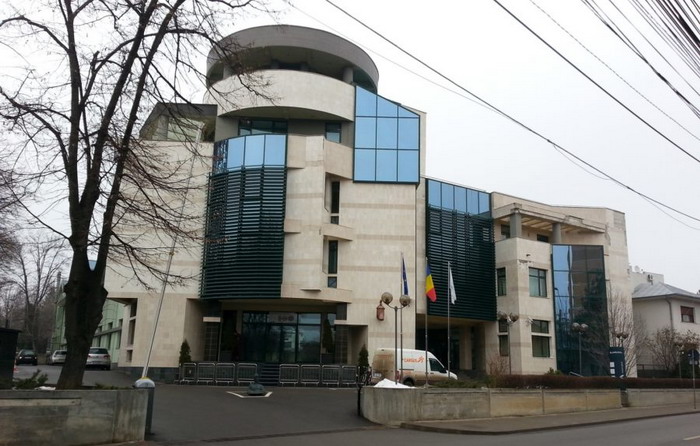 3 laptopuri noi la Apavital într-o licitație de 13.500 de lei. Iată cerințele minime