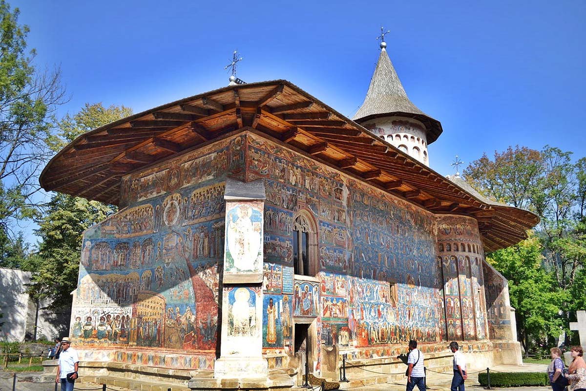 În această mănăstire din România se spune că orice dorință ți se îndeplinește. Unde se află lăcașul de cult
