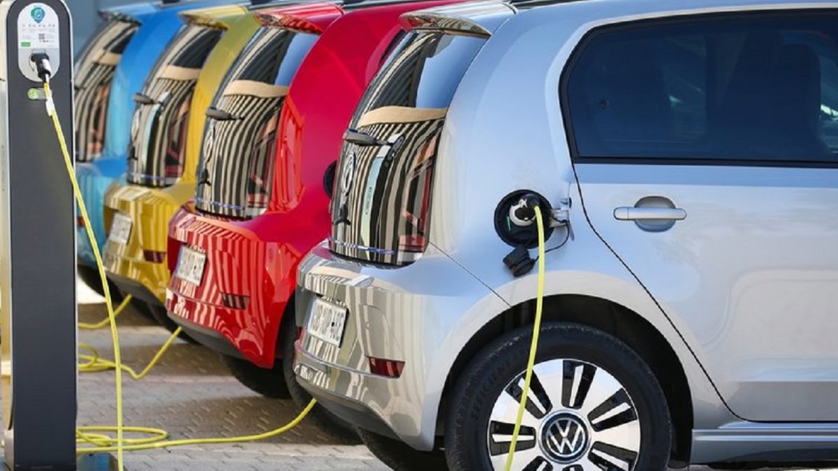 În comuna Miroslava vor fi achiziționate 10 autoturisme electrice! Licitația a fost lansată, iar valoarea contractului este de peste 1 200 000 de lei