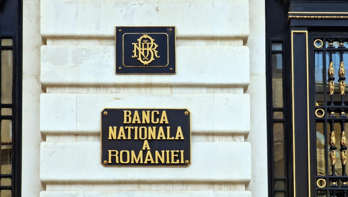 Toți românii vor primi acest mesaj de la bancă! Iată ce au de făcut