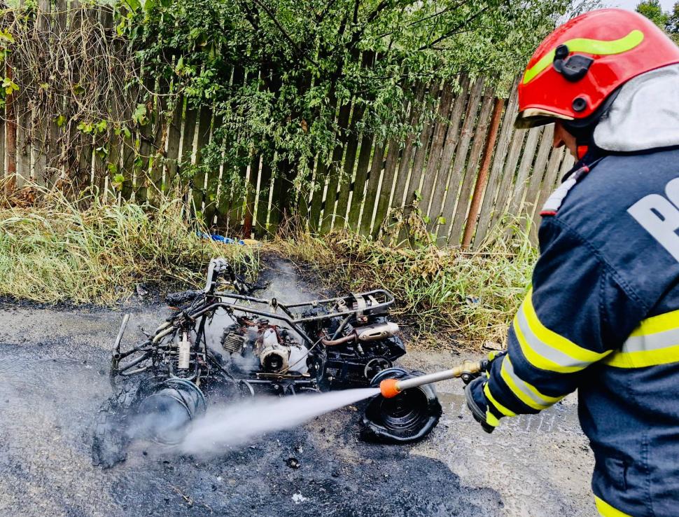 Panică pentru o femeie din Giurgiu!  ATV-ul pe care îl conducea a luat foc în Timp ce se Deplasa