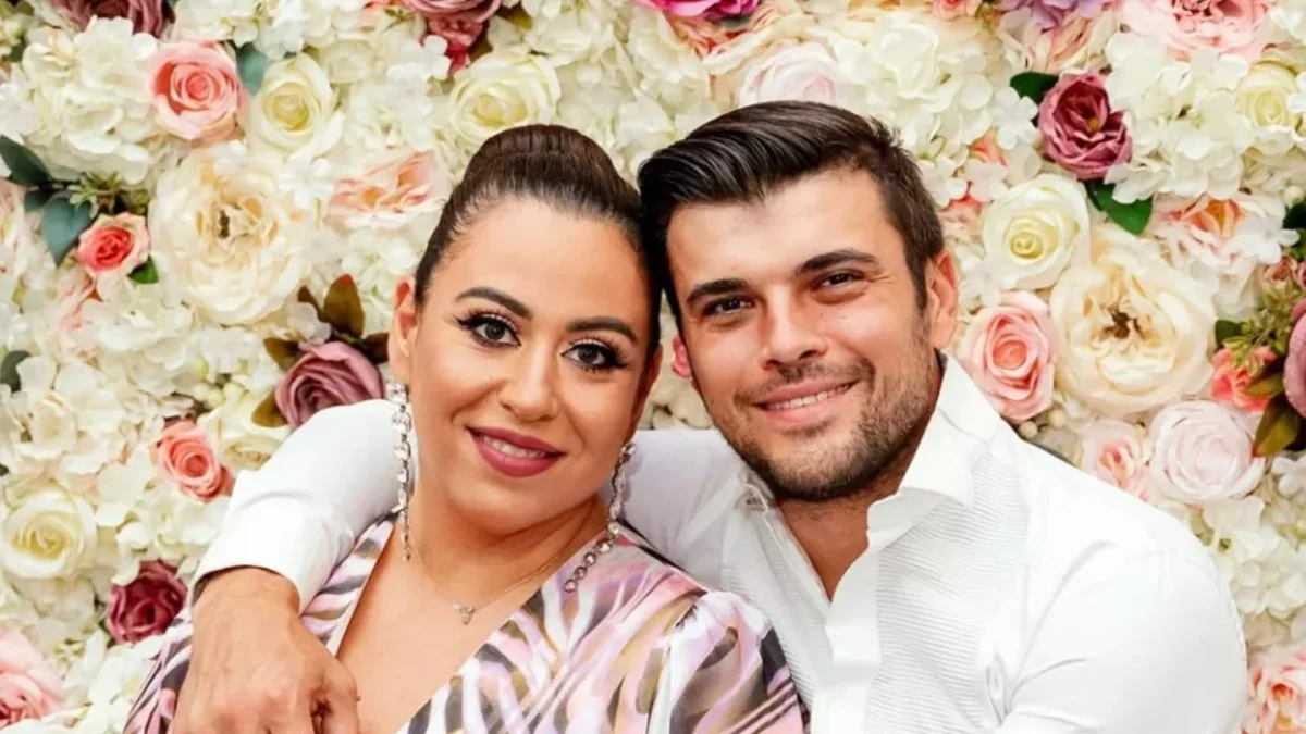 Oana Roman, alături de fiica ei, în prima zi de școală. Marius Elisei ar fi în continuare absent din viața fetiței