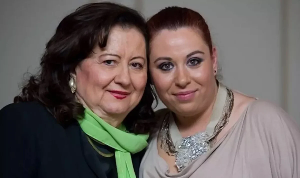 Ce a găsit Oana Roman în camera mamei sale. Vedeta a suferit enorm