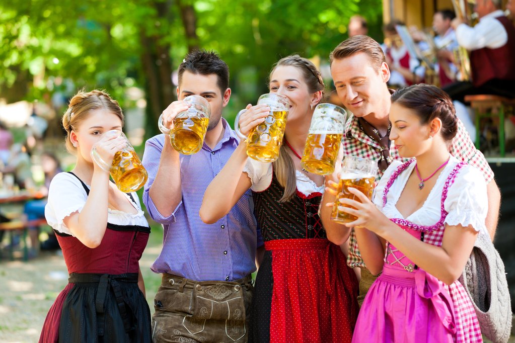 Nemții se pregătesc de Oktoberfest. Cât costă o halbă de bere la renumitul festival