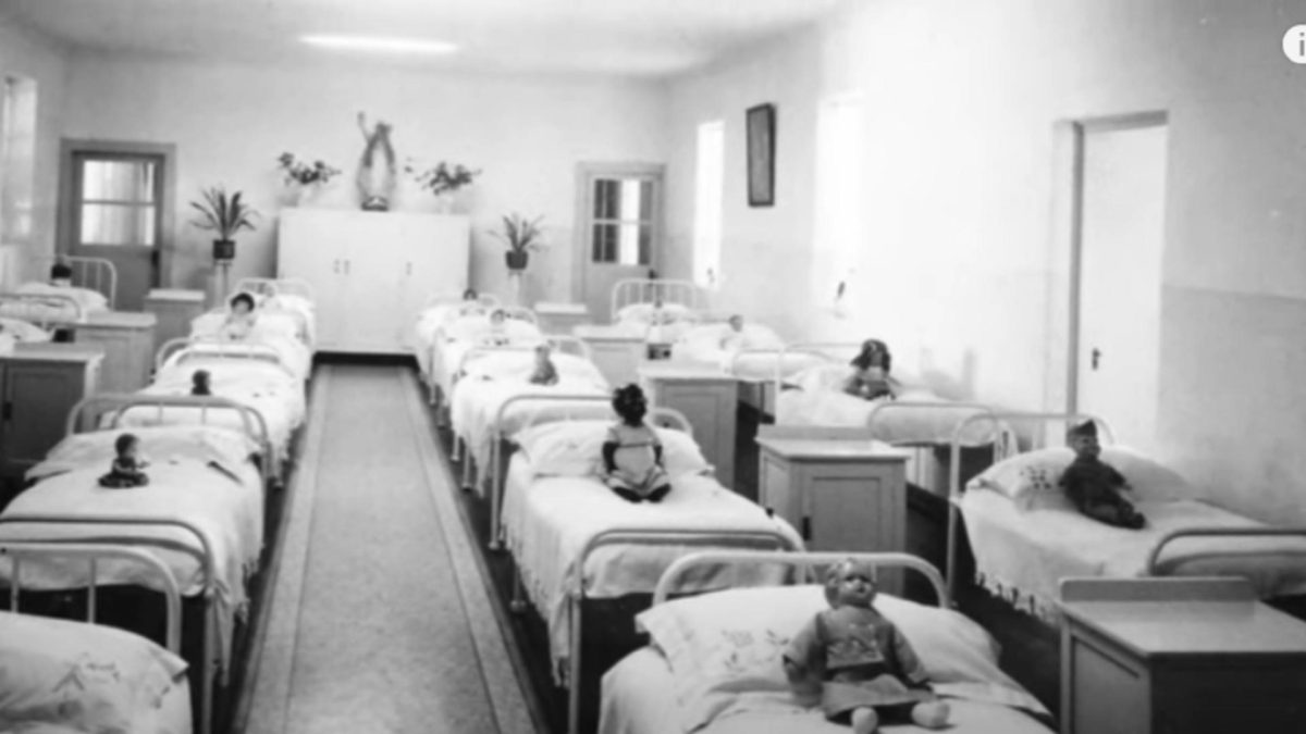 Persoanele care au fost afectate moral în orfelinatele din România, în perioada 1966-1997, ar putea beneficia de compensații