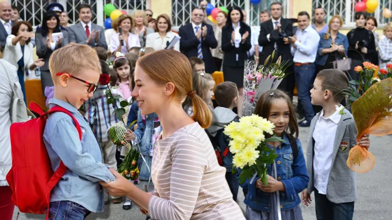 Anunțul de ultima oră, cu o zi înainte de începerea școlii.  Detalii despre ziua liberă acordată părinților pentru a fi alături de copii