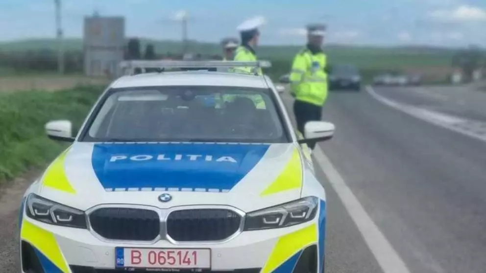 Polițist rănit de un șofer care a fugit de la locul accidentului