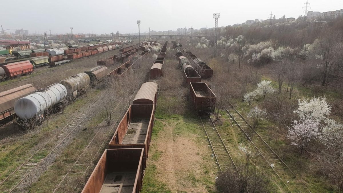 Un român căutat pentru un furt de motorină de amploare a fost arestat pe un aeroport din Franța