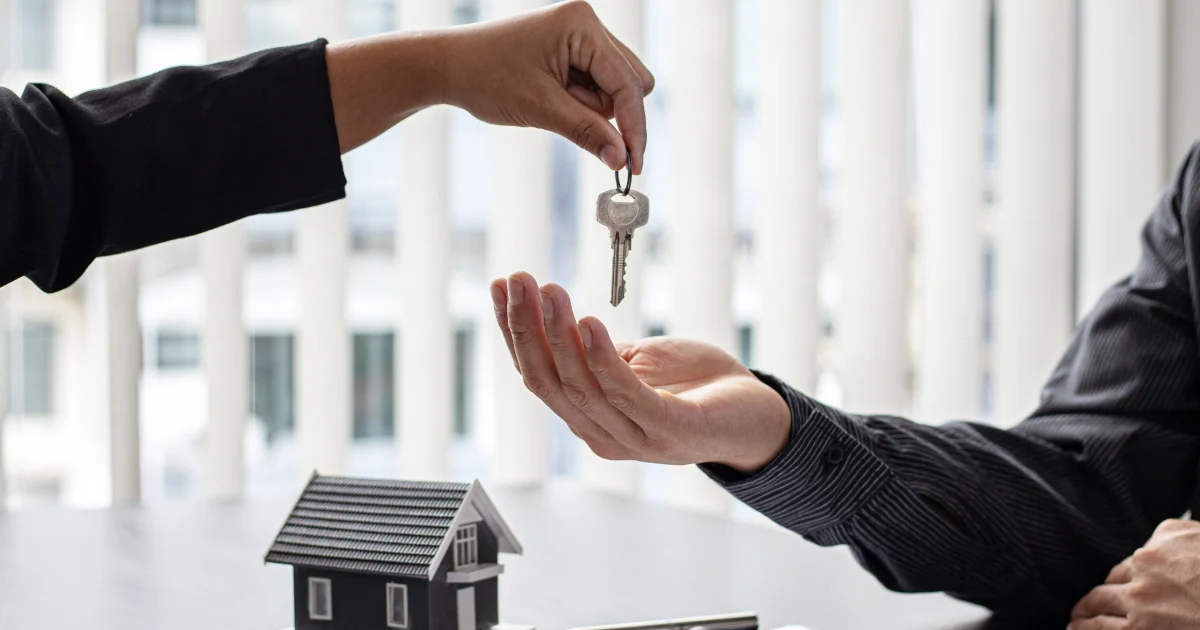 Legea care îi afectează pe proprietarii de apartamente și pe chiriași! Nu mai au voie să facă asta