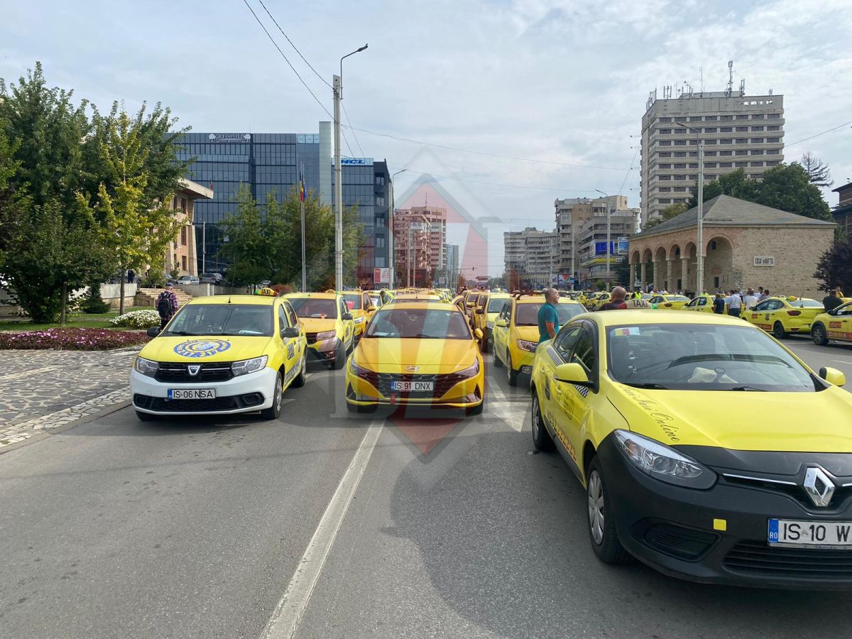 Mircea Manolache blochează orașul cu un protest masiv în fața Prefecturii. Sute de taximetriști au ieșit în stradă la comanda afaceristului