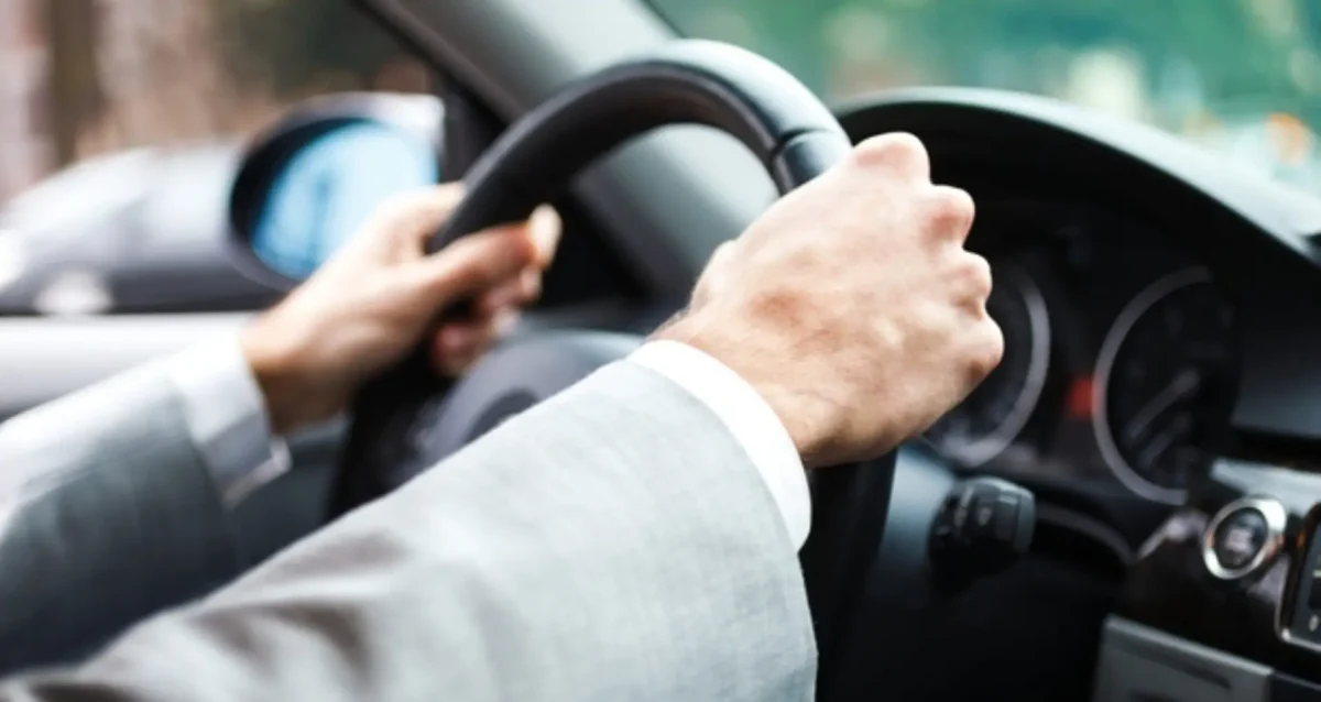Regula rutieră pe care puțini șoferi o respectă! Se dă amendă de 1.300 de lei
