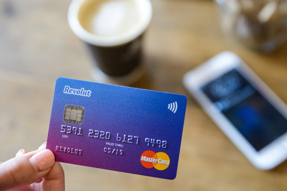Românii care folosesc Revolut trebuie să știe asta! Ce schimbări va face banca digitală europeană