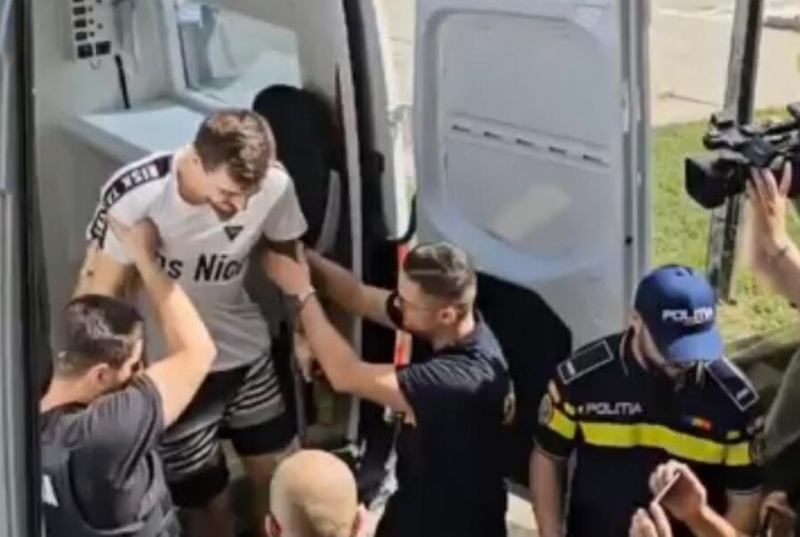 Noi detalii privind cazul crimelor în serie din Constanța: „Șacalul” a fost adus în cârje în fața instanței