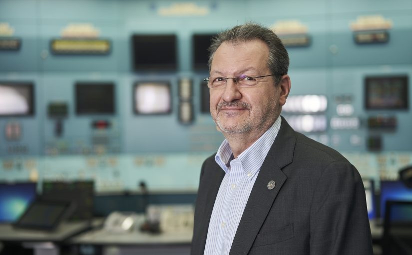 Peste 12.000 de euro salariu lunar pentru omul care conduce Centrala Nucleară de la Cernavodă! Soția lui lucrează tot acolo