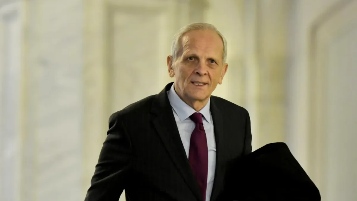 Ce pensie are Theodor Stolojan după recalculare. A primit în plus un salariu