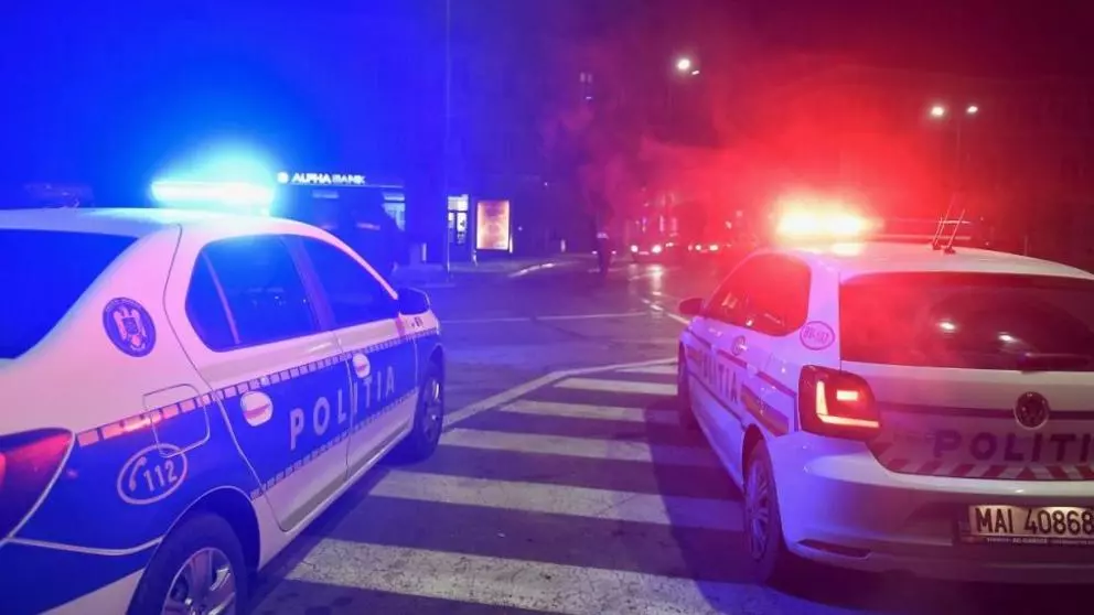 Un polițist beat a provocat un accident rutier grav. O mamă de 21 de ani și copilul de 2 ani, în stare gravă la spital
