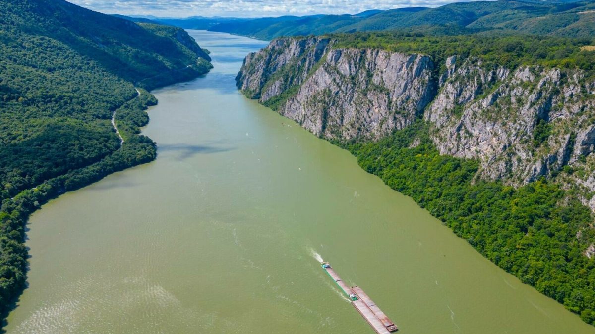 Viitura de pe Dunăre, care a făcut prăpăd în Budapesta, se apropie de România! Ce măsuri pregătesc autorităţile