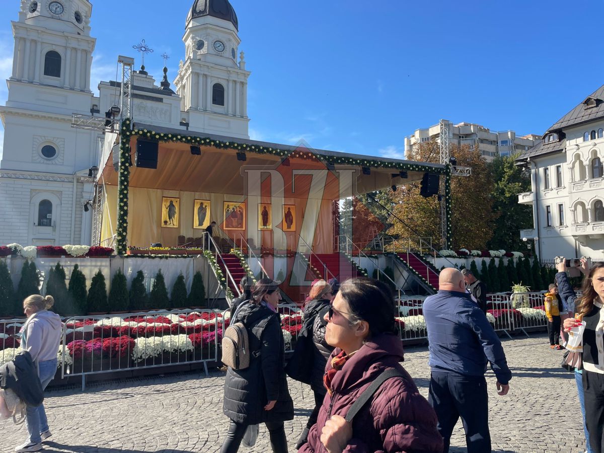 Ultimele pregătiri pentru sărbătoarea Sfintei Parascheva la Iași – FOTO