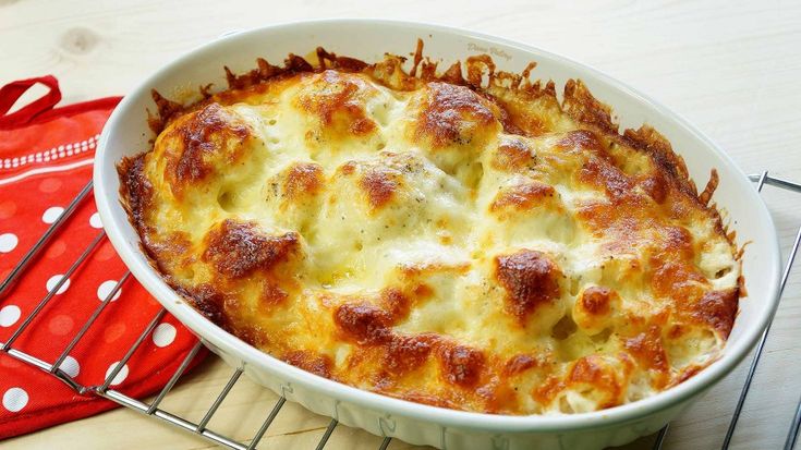 Rețeta de conopidă la cuptor cu ou și smântână. Un preparat simplu și gustos, perfect pentru toamnă