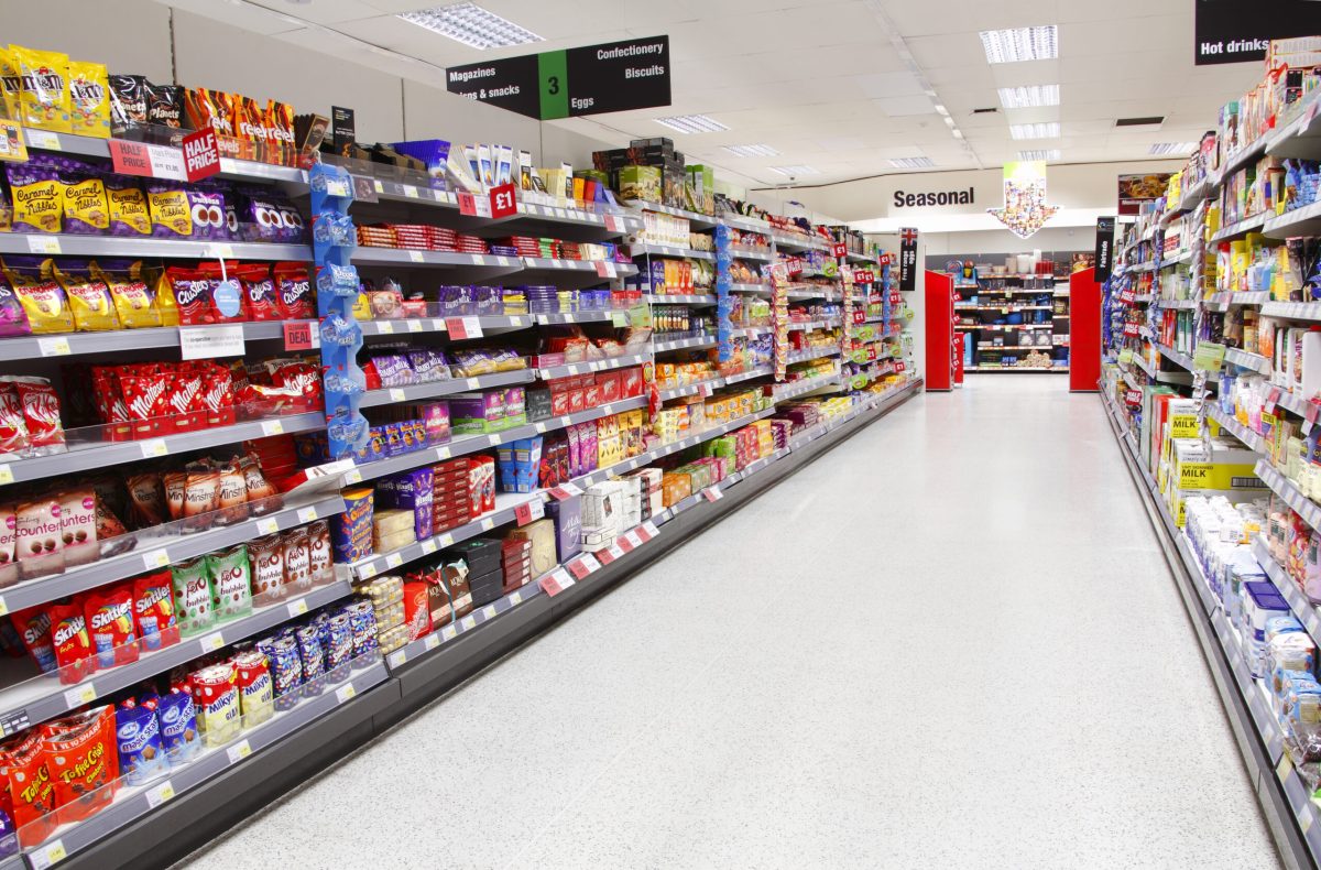 Amenzi de 10.000 de lei pentru scumpiri mascate pentru supermarketuri. Lovitură dură pentru magazine