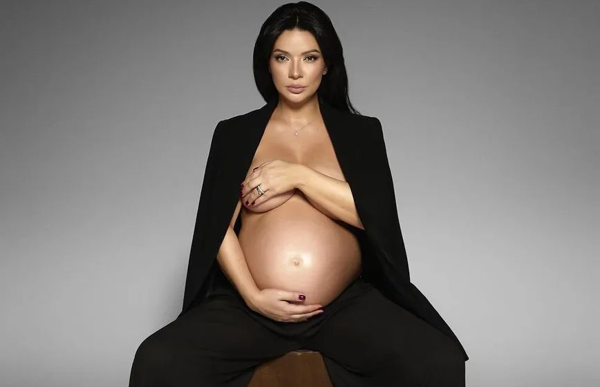 Anca Dinicu, poză după modelul Demi Moore! Poză de senzație cu actrița – GALERIE FOTO