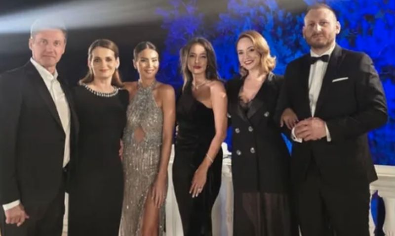 Andreea Marin a uimit asistența la nunta Monicăi Bîrlădeanu! Vedeta a slăbit enorm și arată ca în reviste!