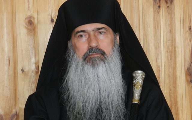 Arhiepiscopul Tomisului a găsit soluția pentru slăbit: Metania este un exerciţiu fizic binefăcător!