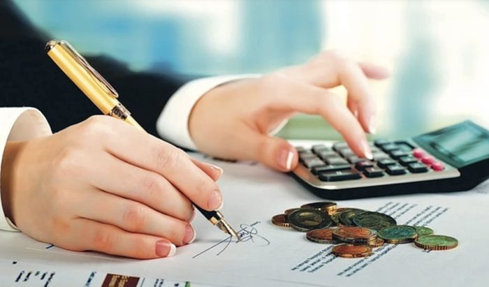 Câți bani ia statul la un salariu de 8.000 de lei: Taxele plătite sunt uriașe!