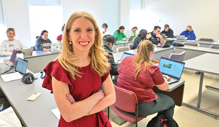 Facultatea care te ajută să devii influencer! Ce materii ar trebui să studiezi