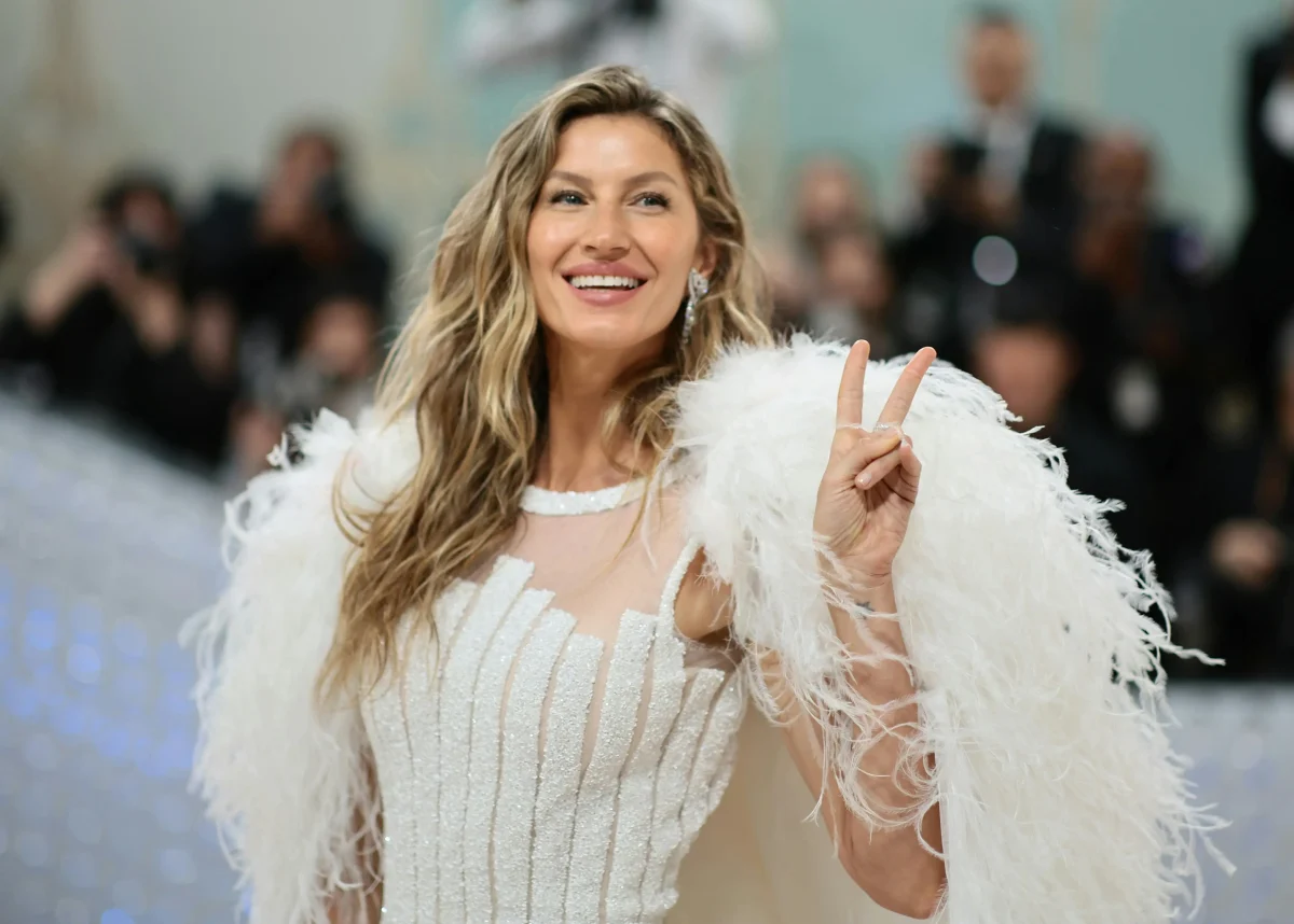 Supermodelul brazilian Gisele Bündchen plănuiește să nască la domiciliu. Cine este tatăl celui de-al treilea copil