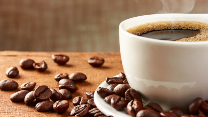 Prețurile cafelei ating un nivel record! Seceta severă din Brazilia lovește producția globală