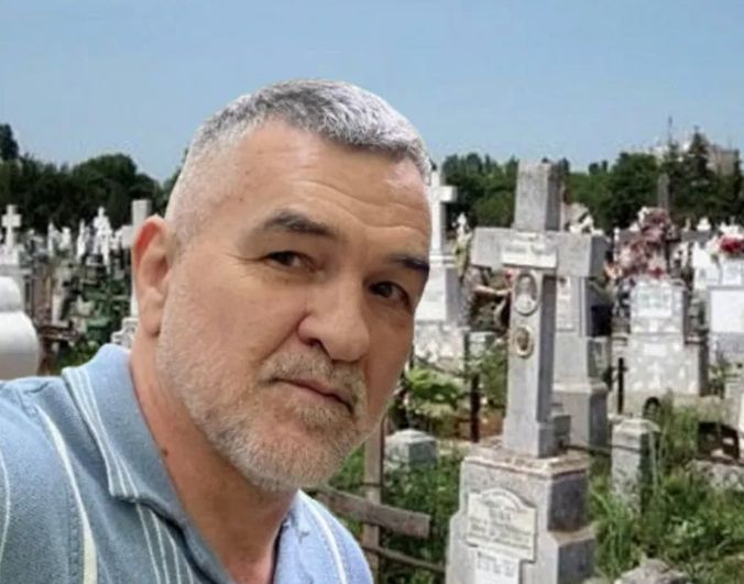 Leonard Doroftei îşi bea cafeaua la mormântul mamei sale! „Am fost prost și am mai țipat la ea!”