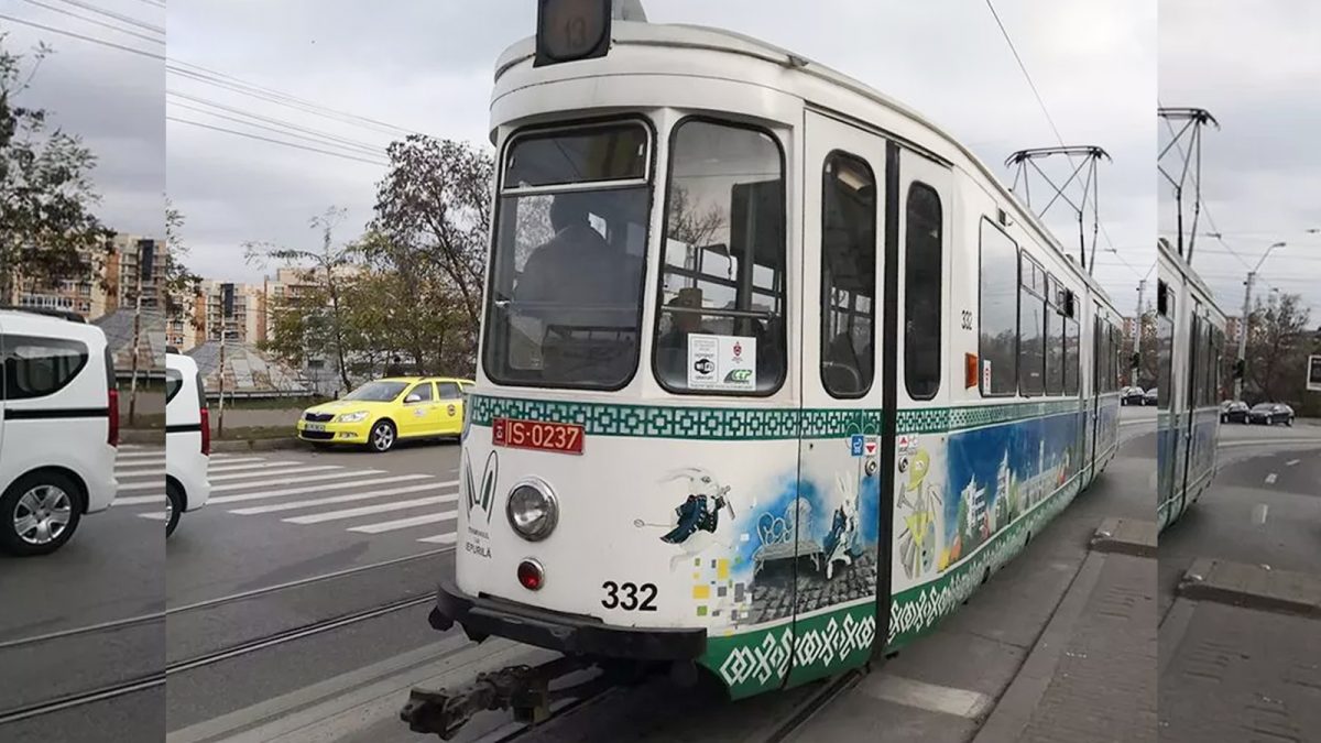 Campania „Donează un tramvai de cărți!” a revenit la Iași. Cărțile vor ajunge la copiii din mediul rural
