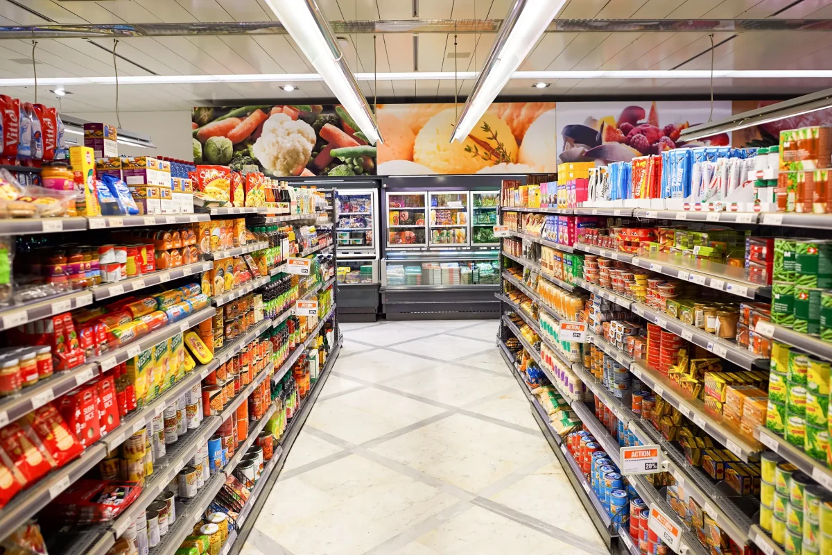Reducere de 50% pentru români la acest supermarket! Cum poți beneficia de discount