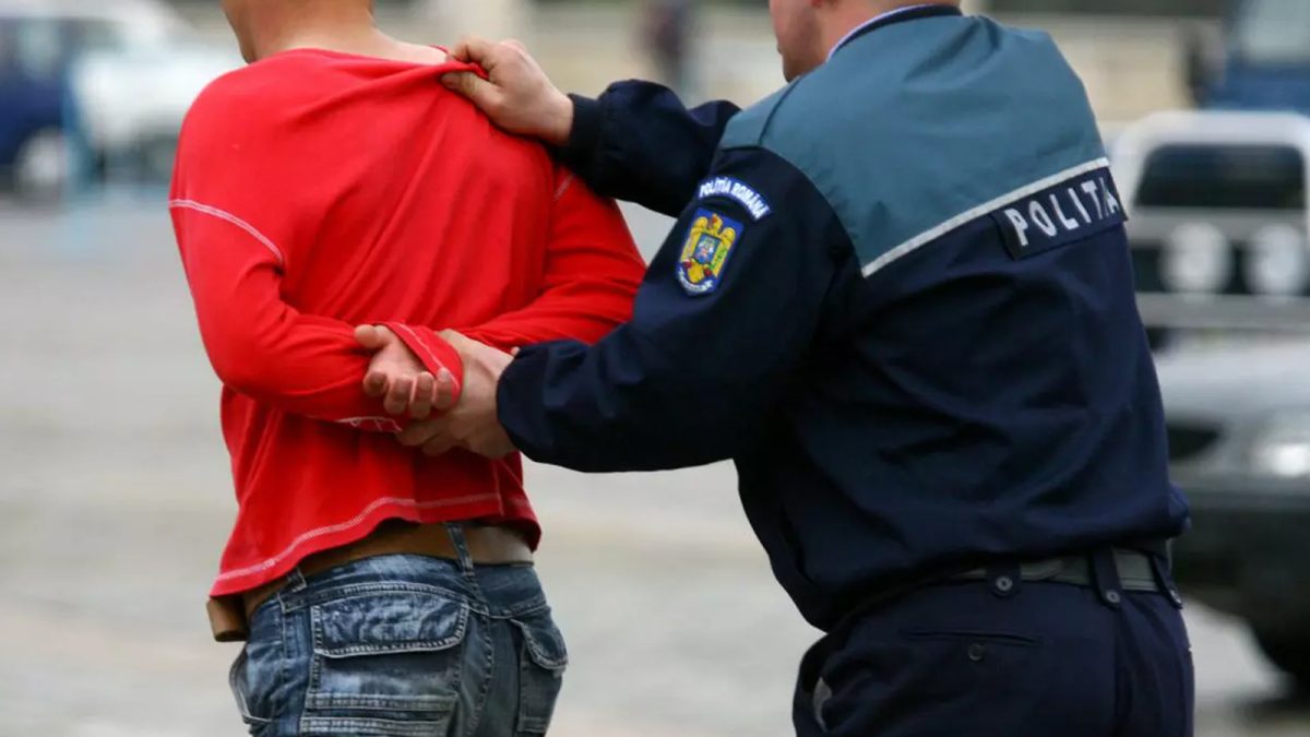 Doi tineri au fost arestați după o bătaie la Țibana! Un bărbat a căzut secerat după loviturile primite