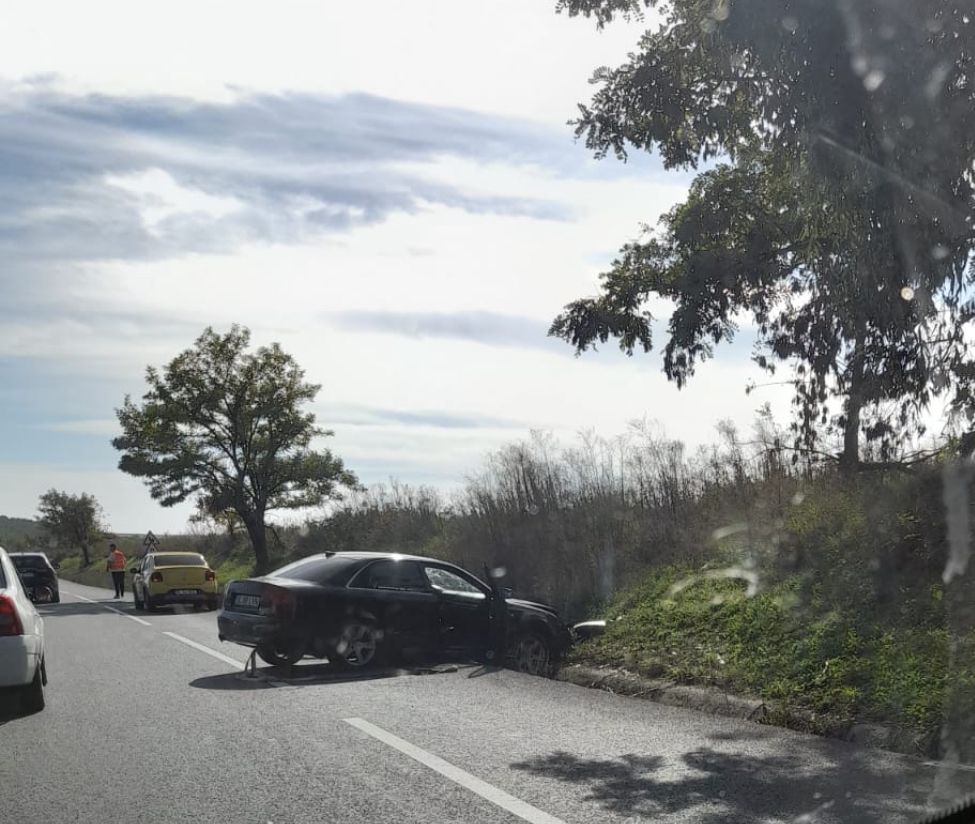 Accident de mașină la Iași, Zona 3 Izvoare: Poliția Intervine