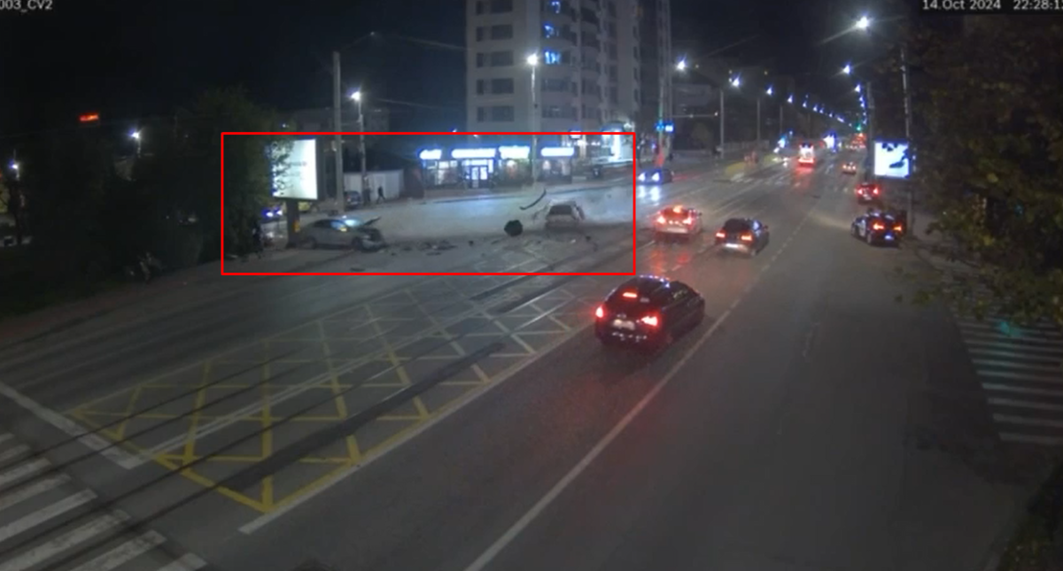 Iată momentul producerii accidentului rutier din CUG. Impactul a fost surprins de camerele de supraveghere