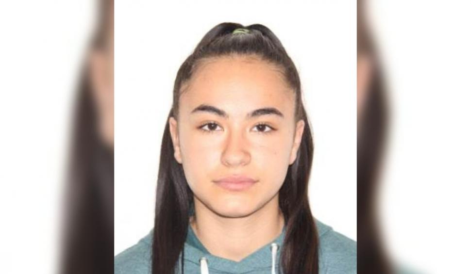 O adolescentă de 17 ani este căutată de Poliţie. A plecat din Spitalul Judeţean Craiova, unde era internată