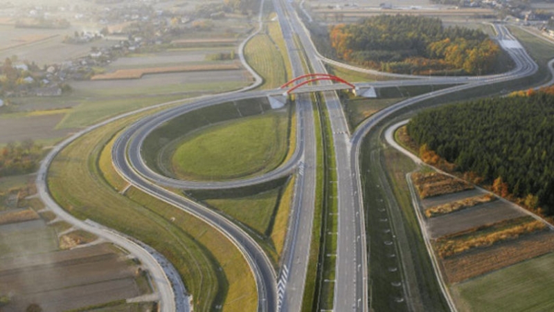 Primul lot al secțiunii montane de pe traseul Autostrăzii ,,Unirii” A8, a fost scos la licitație