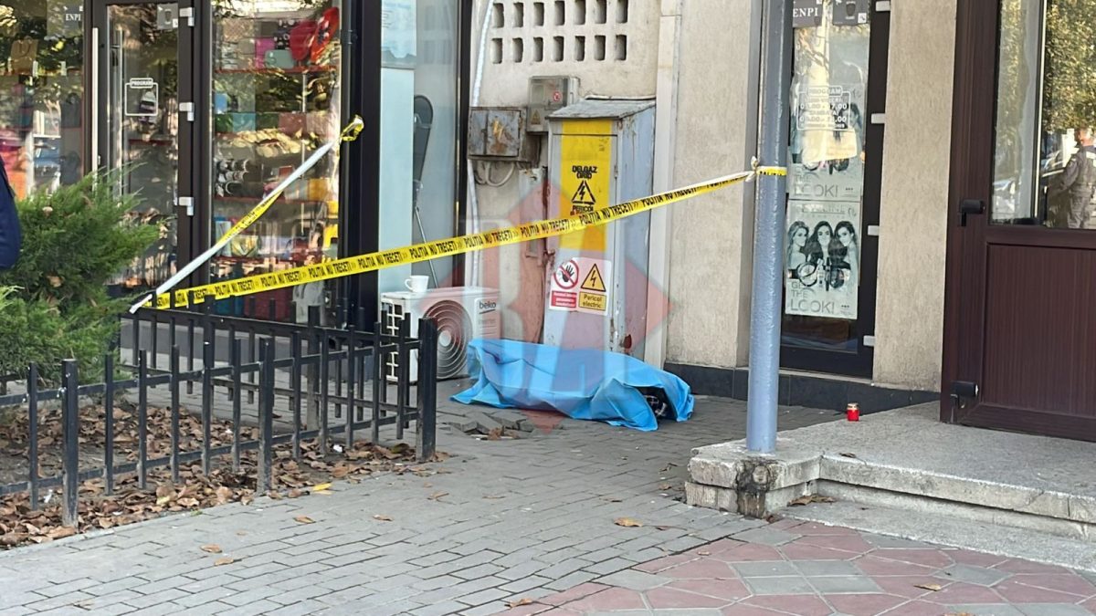 O persoană a murit în Podu Roș, pe trotuar. Poliția a încercuit zona – EXCLUSIV, UPDATE