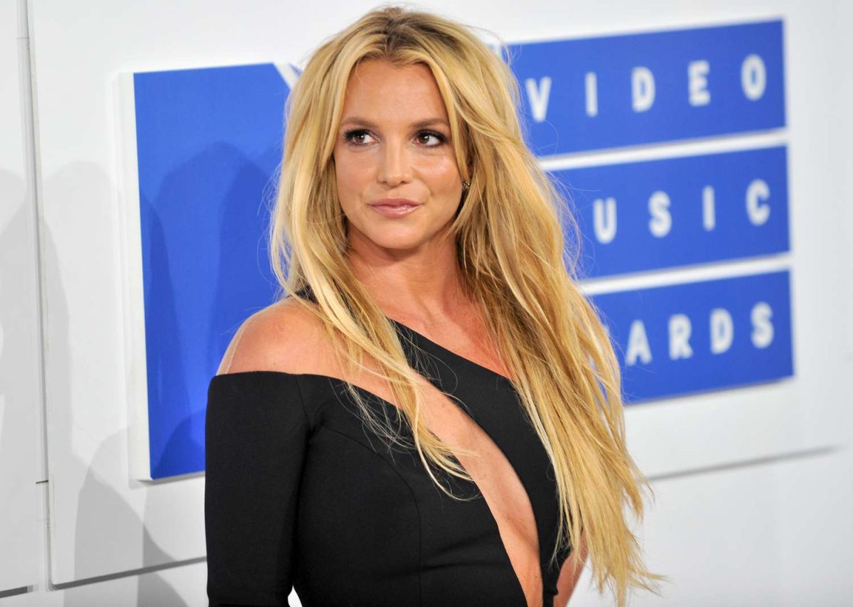 Britney Spears, incident terifiant în fața șemineului: „Mi-au luat foc genele, sprâncenele și îmi sfârâia tot părul”