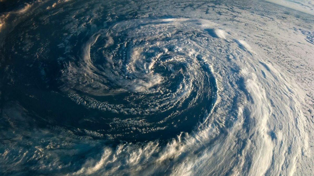 Un ciclon puternic traversează Europa! România afectată de vânturi și temperaturi neobișnuite