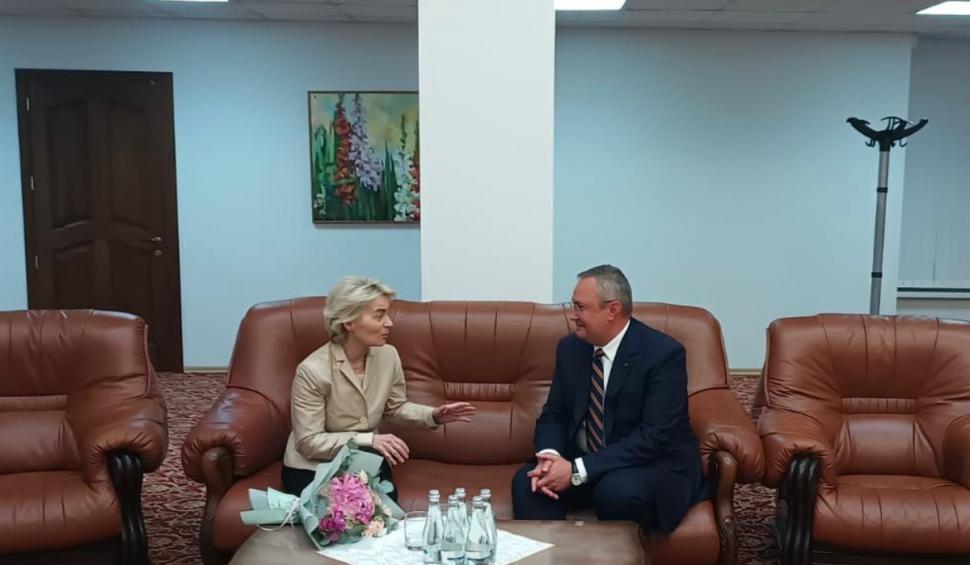 Ciucă a avut o întâlnire „neprevăzută” cu Ursula von der Leyen pe aeroportul din Chișinău