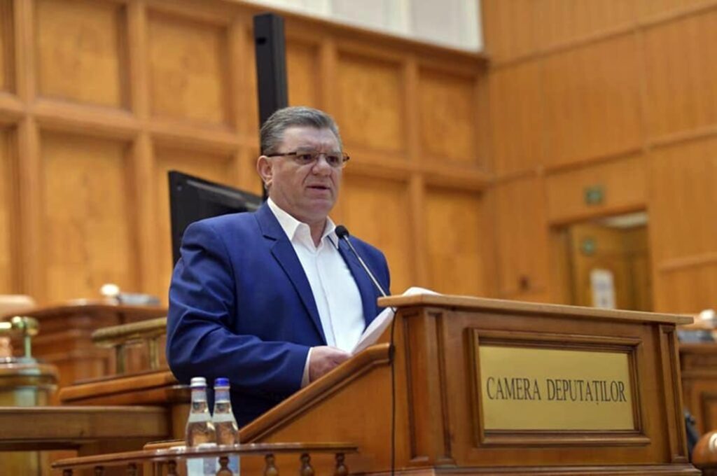 Protest în Piaţa Victoriei de Ziua Armatei Române. Dumitru Coarnă, candidat S.O.S. România la Alegerile Parlamentare 2024: „În România sunt batjocoriți militarii!”