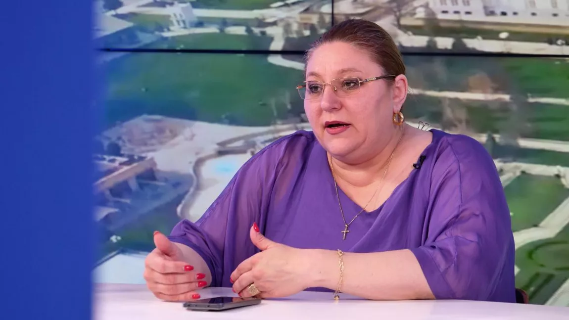 Protest în Piaţa Victoriei de Ziua Armatei Române. Europarlamentarul Diana Șoșoacă: „În România sunt batjocoriți militarii!”
