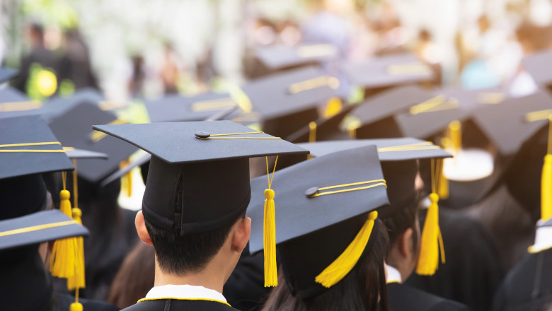 Se schimbă diplomele universitare pentru studenți! Cum vor arăta noile acte de studii